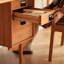 Bureau en bois de cerisier durable à trois tiroirs Exquis-666423468