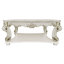 Table carrée Vendome avec pieds à volutes, finition perle antique