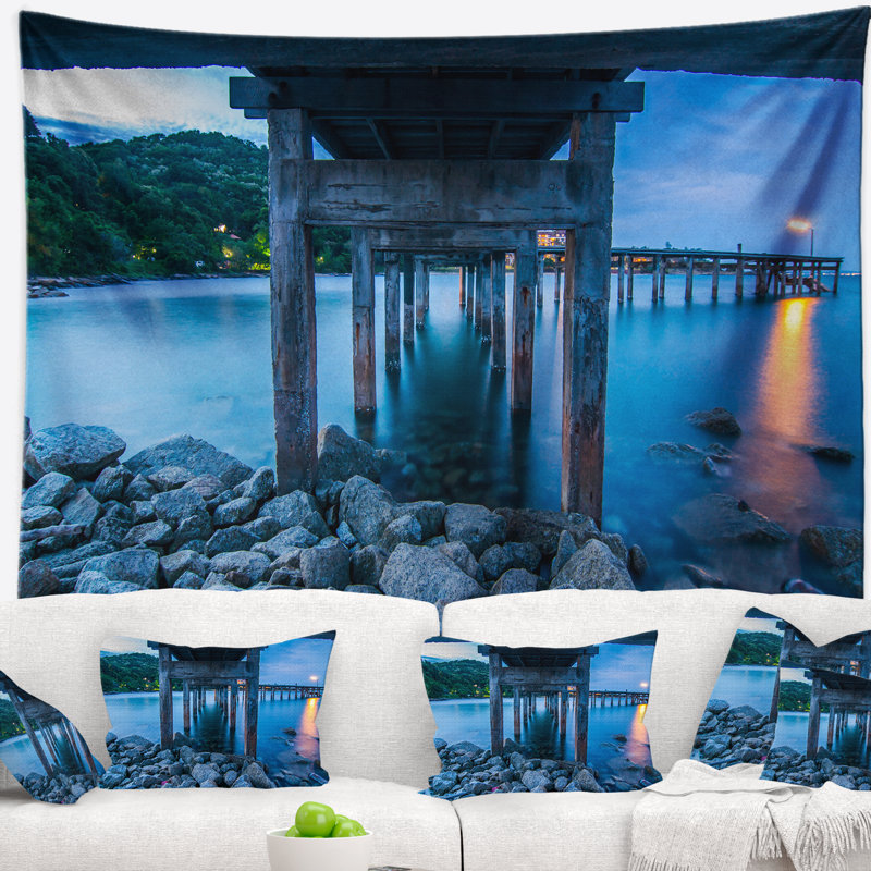 Tapisserie «Under Wood Bridge at Twilight», H 32 po x l 39 po