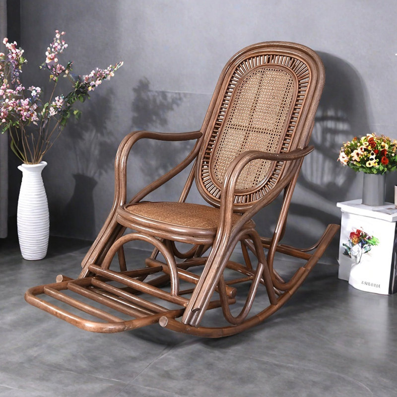 Chaise berçante décontractée en rotin avec pédale rétractable