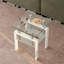 Table d'appoint en verre trempé avec rangement à 2 couches, conception carrée, surface lisse pour faciliter la désinfection, 2 pièces de décoration pour l'entretien du salon