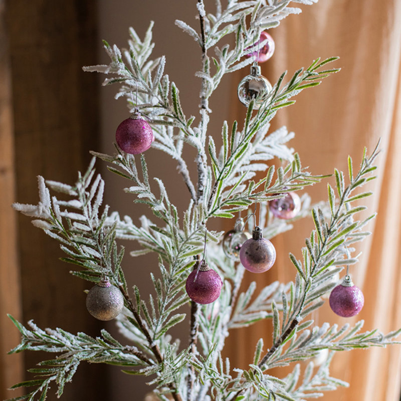 Couronne de neige ou pin, H 59 po x l 10 po x P 2 po