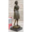 Sculpture d'époque fille au chapeau