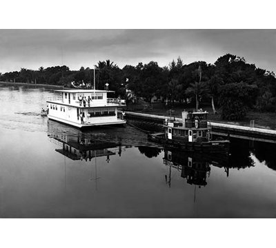 " Fort Myers, Florida: Waiting For The Storm "