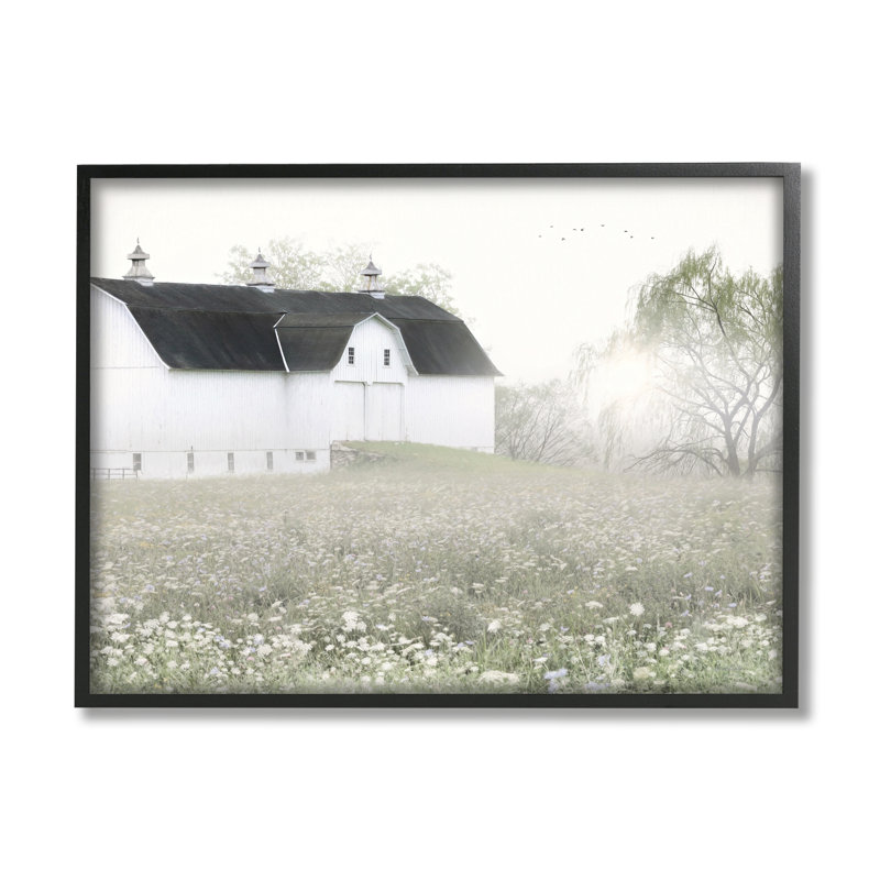 "Peaceful White Barn Countryside Meadow Blooming Buds" par Lori Deiter - cadre flottant, impression sur toile