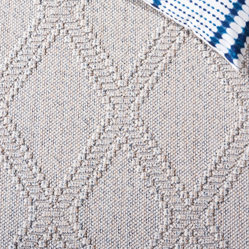 Amber-Jayne Area Indoor/Outdoor Area Rug In Gray/Light Gray, Round 5'3"