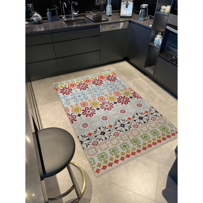 Vittorina Floral Indoor / Outdoor Rug, Runner 2'8" x 7'11"