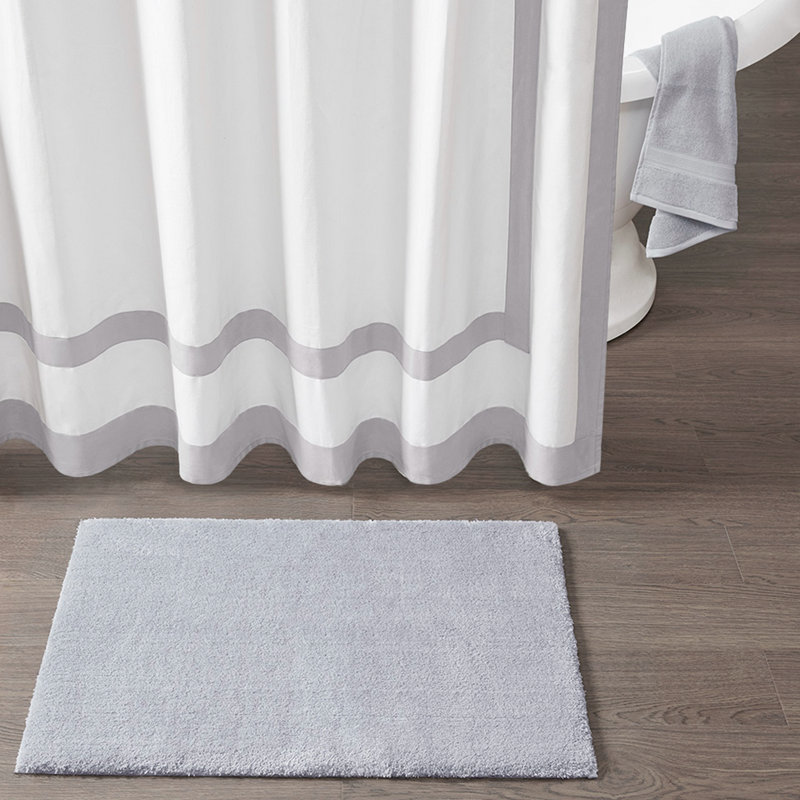 Tapis pour salle de bain Wynnfield, L 20 po x L 30 po, Gris