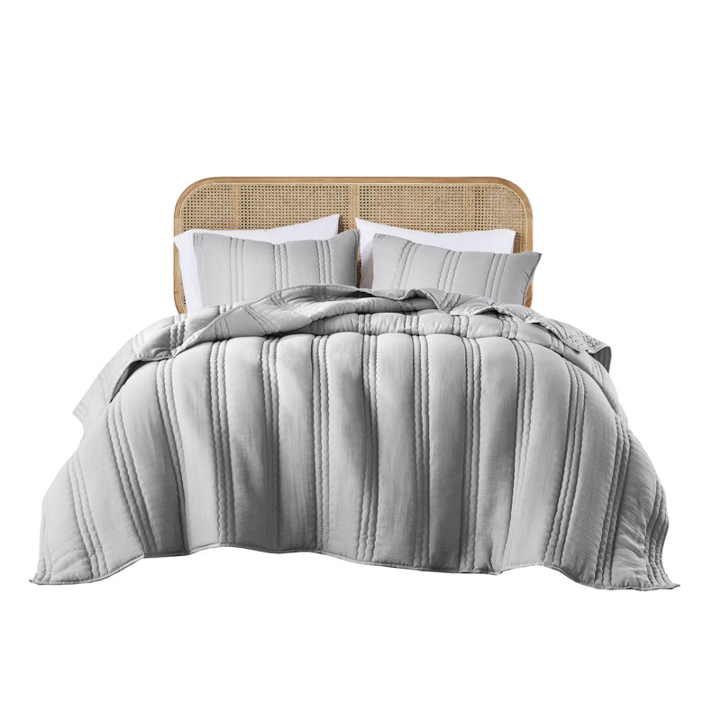 Courtepointe grise 3 pièces en gaze double / grand - doux avec 2 taies décoratives, conception matelassée en canaux, effet froissé, approuvée, lavable à la machine, motif à l'épreuve de la texture, texture, tissu pour la peau, lavable