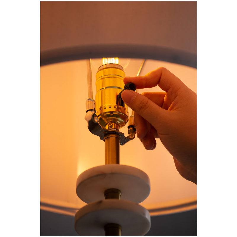 Lampe de table D13 x 32,8 po (assemblage de l'abat-jour requis)