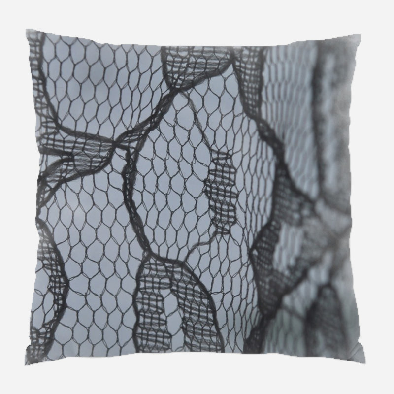 Coussin en dentelle, Intérieur