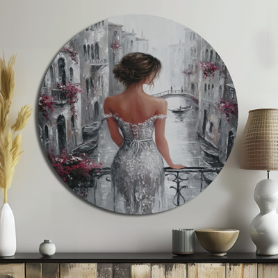 Femme en Italie le jour du mariage - Décoration murale ronde en métal