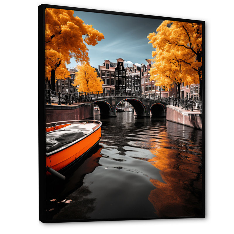 «Isoa Amsterdam Beautiful Cityscape II», reproduction sur toile, H 32 po x l 16 po x P 1 po, Cadre flottant noir