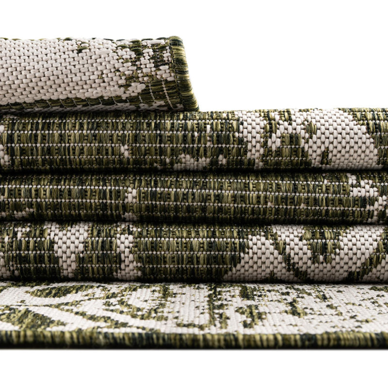 Braeleigh Geometric Machine Woven Polypropylene Indoor / Outdoor Area Rug in Green/Ivory, Round 3'3"