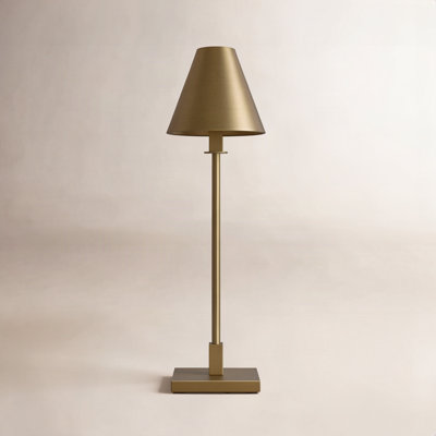 Svana Metal Buffet Lamp