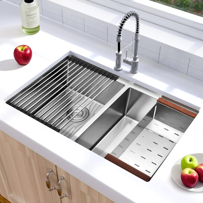 Évier de cuisine 32 po à double cuve en acier inoxydable, Stainless Steel
