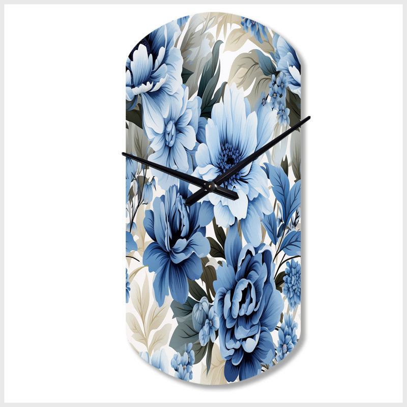 Motif floral victorien bleu et blanc floral - horloges métalliques cylindriques florales, horloge murale asymétrique bleue en métal