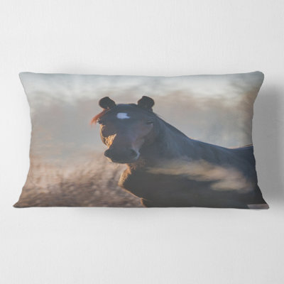 Portrait d'un cheval sur une housse de coussin rectangulaire et un insert