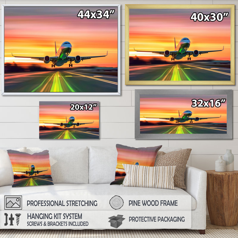 Coucher de soleil sur l'avion sur le tarmac II - Avion, art mural sur toile, Cadre flottant blanc, 12" H x 20" W