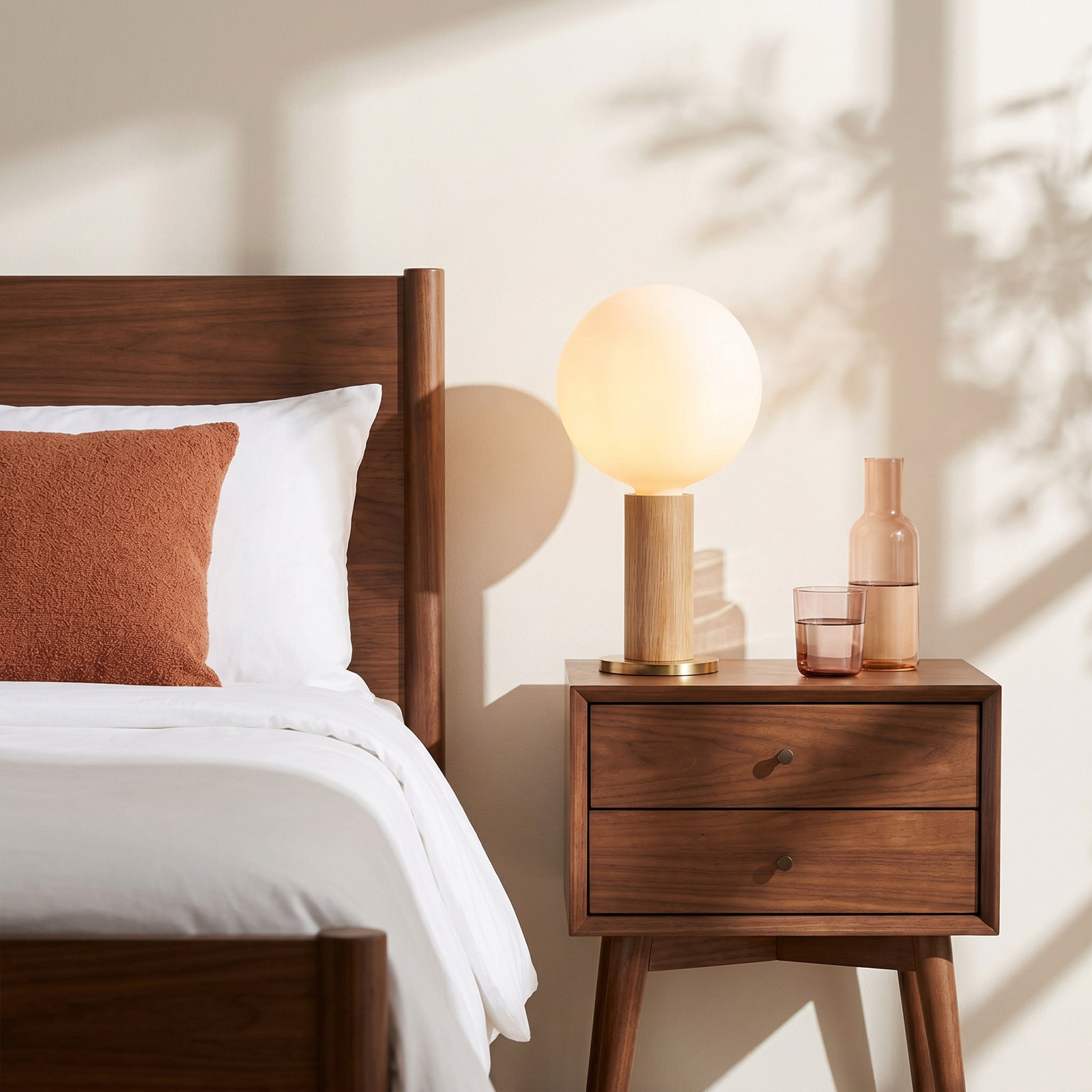 Knuckle Globe Lamp, Oak