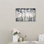 « Diamond douche glam chandelier »-impression d’art graphique avec cadre flottant sur papier