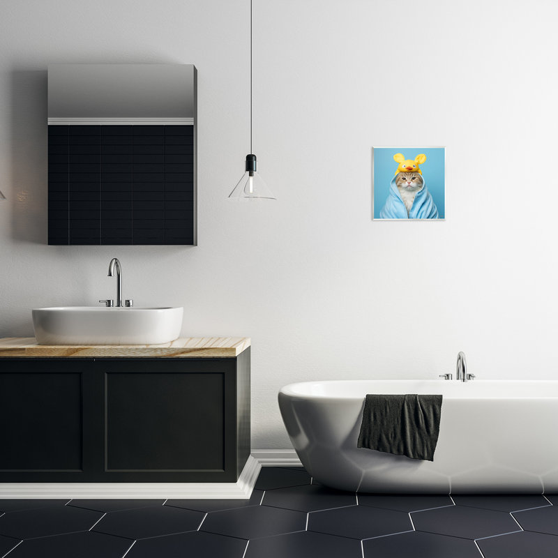 «Cat in Cozy Bath peignoir» par RB