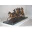 Statue en bronze Old Dragon par Remington - taille: L 32 po x l 12 po x H 13 po