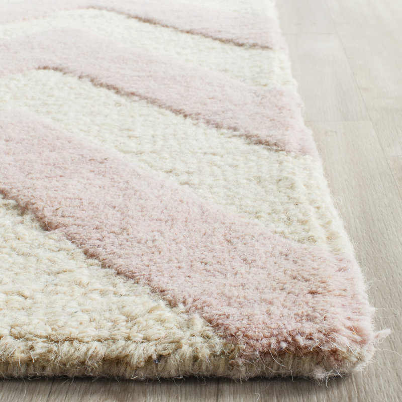 Nero Chevron Wool Hand Woven Area Rug, Rectangle 122 x 183 cm