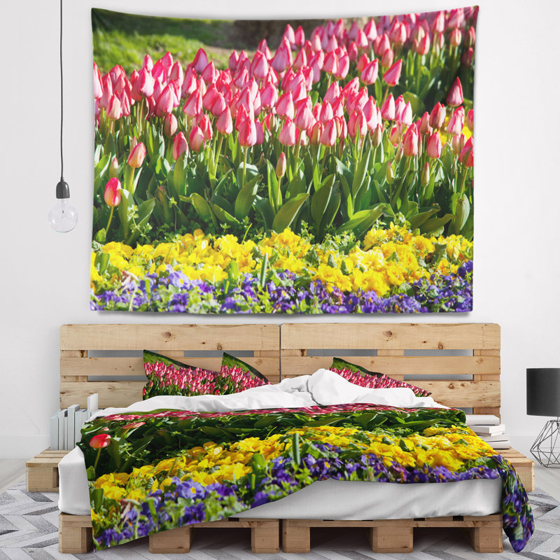 Tapisserie florale tulipe avec fleurs jaunes, H 32 po x l 39 po