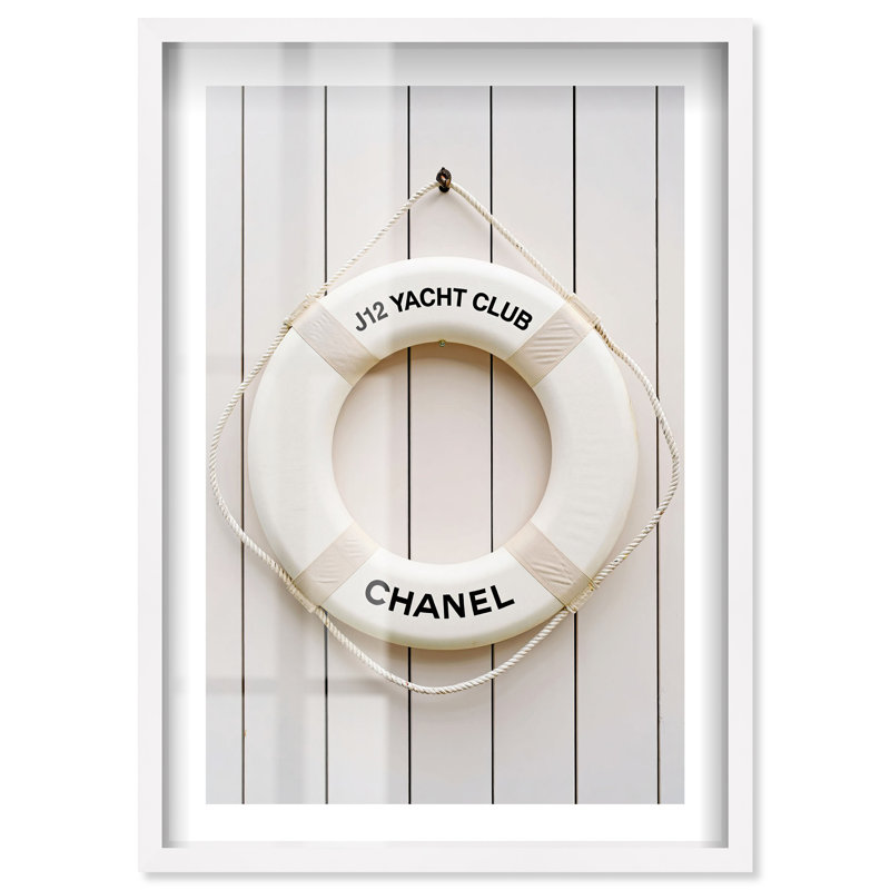 Yacht Club Ring Shadowbox Print par Notoriart, H 37 po x l 25 po, Crème, crème