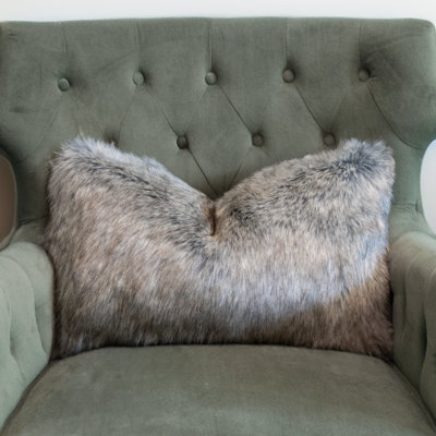 Assortiment de coussins décoratifs en fausse fourrure Thomas Collection®