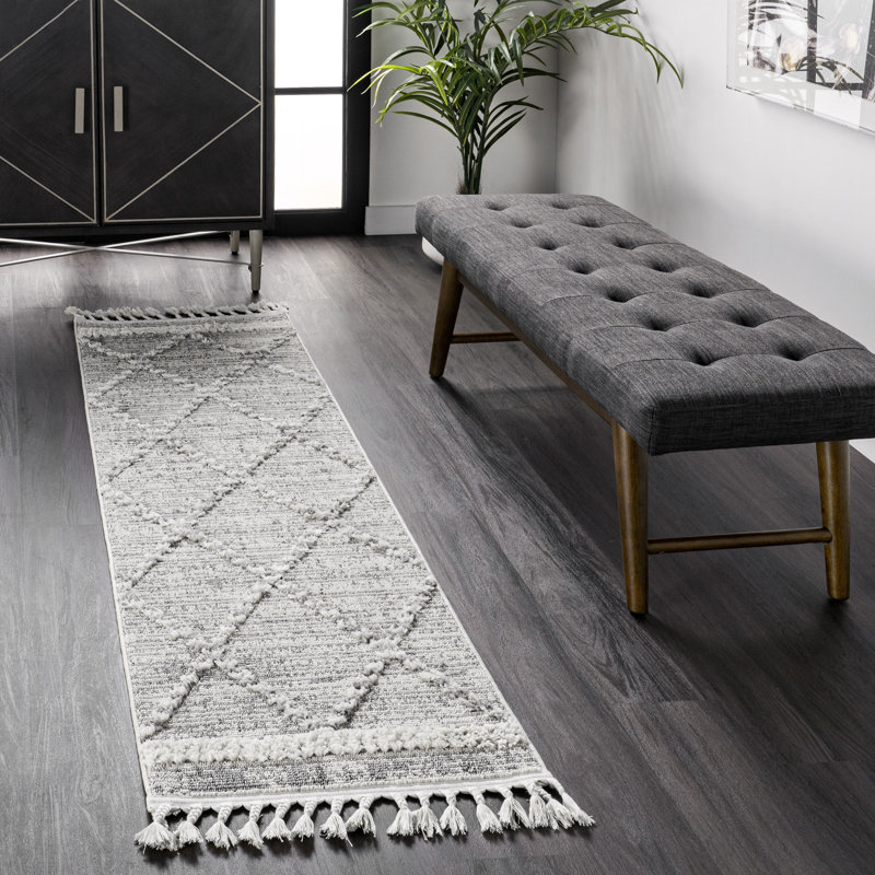 Sroka Geometric Gray Area Rug, Runner 2' x 6' 7"