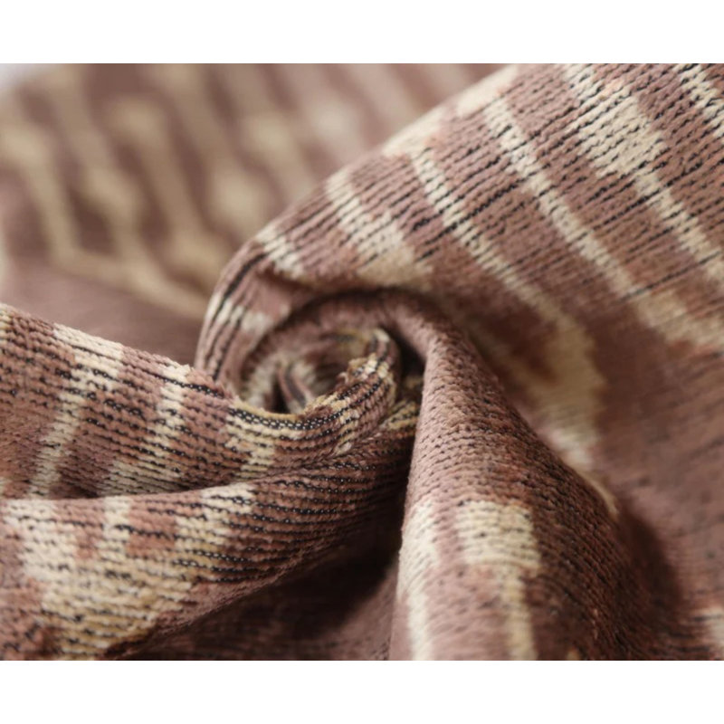 Coussin décoratif luxueux en velours de soie Ikat 16 x 24 - taupe et rosé fait à la main