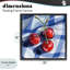 Trois cerises de pique-nique sur cadre flottant en guingan, design par Kate Jarvik Birch-511548351-511548338