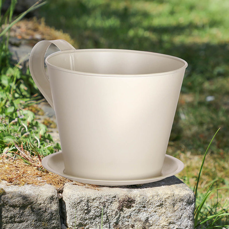 Soriano Metal Plant Pot, Cream
