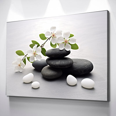 Décoration florale de pierres zen blanches pour salle de bain v2
