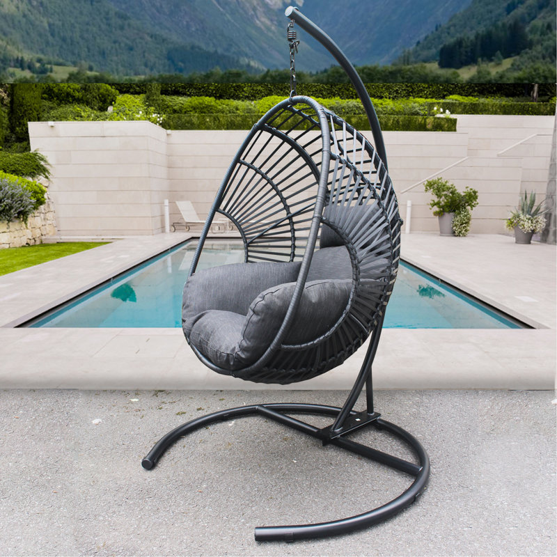 Balancelle d'extérieur pour l'intérieur en osier avec coussin
