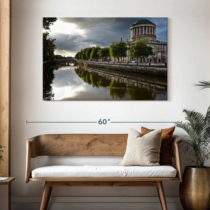 Lilie Ireland's Four Courts, H 32 po x l 48 po