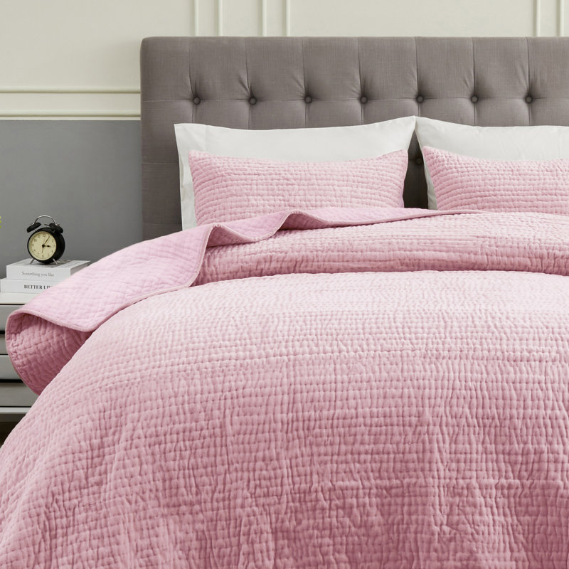 Chambord Farmhouse / Country Velvet Quilt, Rose, King Quilt + 2 King Shams