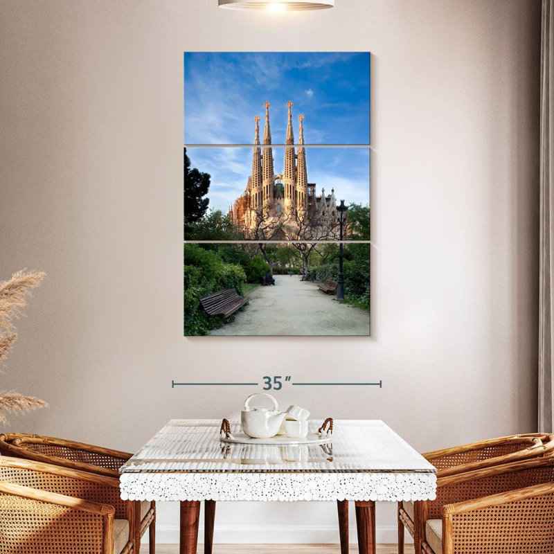 Cathédrale de Nicci Sagrada Familia, H 32 po x l 20 po