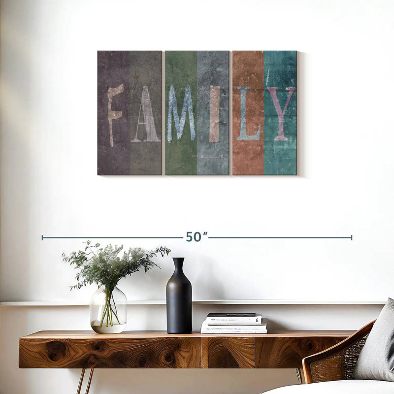 «Family Typographie II», reproduction sur toile, H 33 po x l 20 po x P 1,25 po