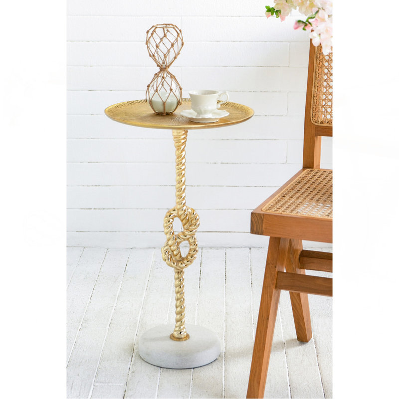 Table d'appoint dorée 13,8 x 13,8 x 24 po avec nœuds en corde et base en marbre blanc (table basse incluse)