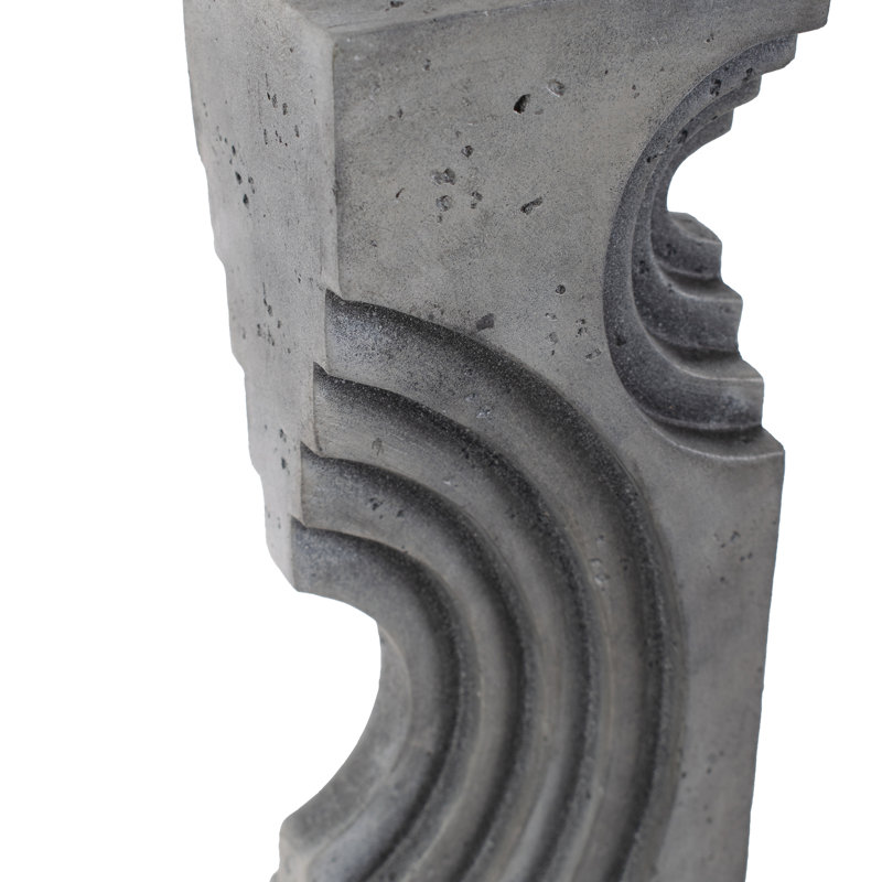 Sculpture Kamber, H 18,37 po x l 3,75 po x P 3 po