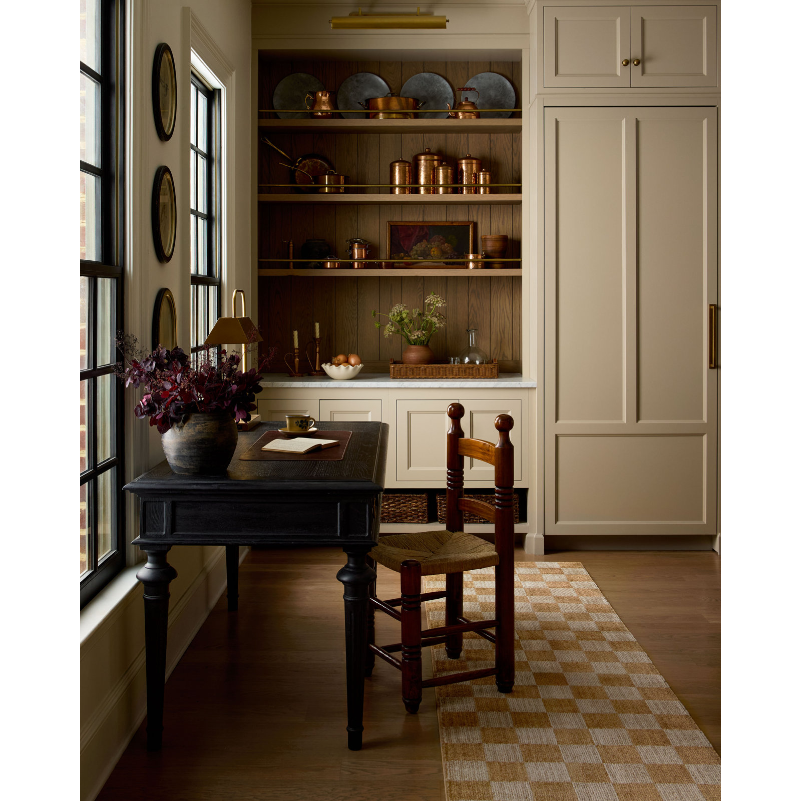 Calvin Apricot / Ivory Area Rug, Rectangle 7'10" x 10'
