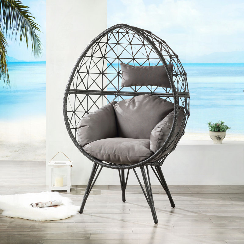 Chaise longue en tissu et osier avec capacité de poids fiable