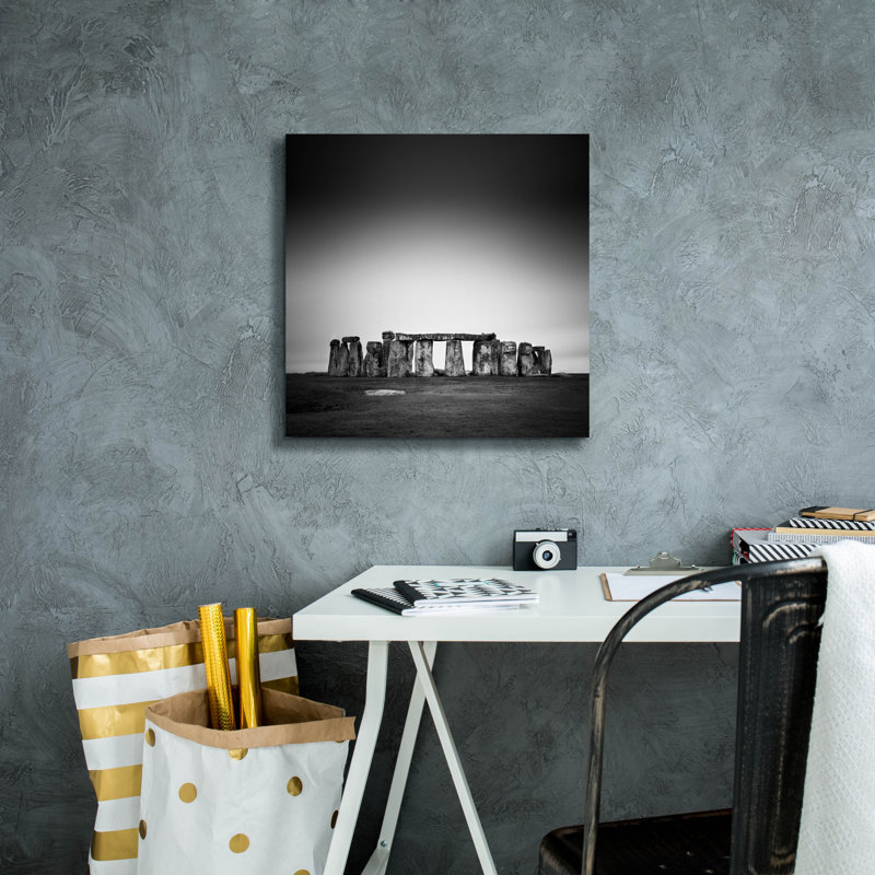 «Stonehenge» par Nina Paponcek, art mural sur toile, H 18 po x l 18 po x P 0,75 po