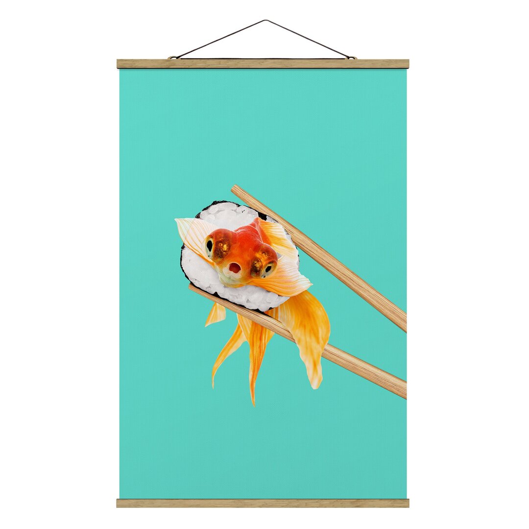 Stoffbild Mit Posterleisten - Jonas Loose - Sushi Mit Goldfisch - Hochformat 3:2