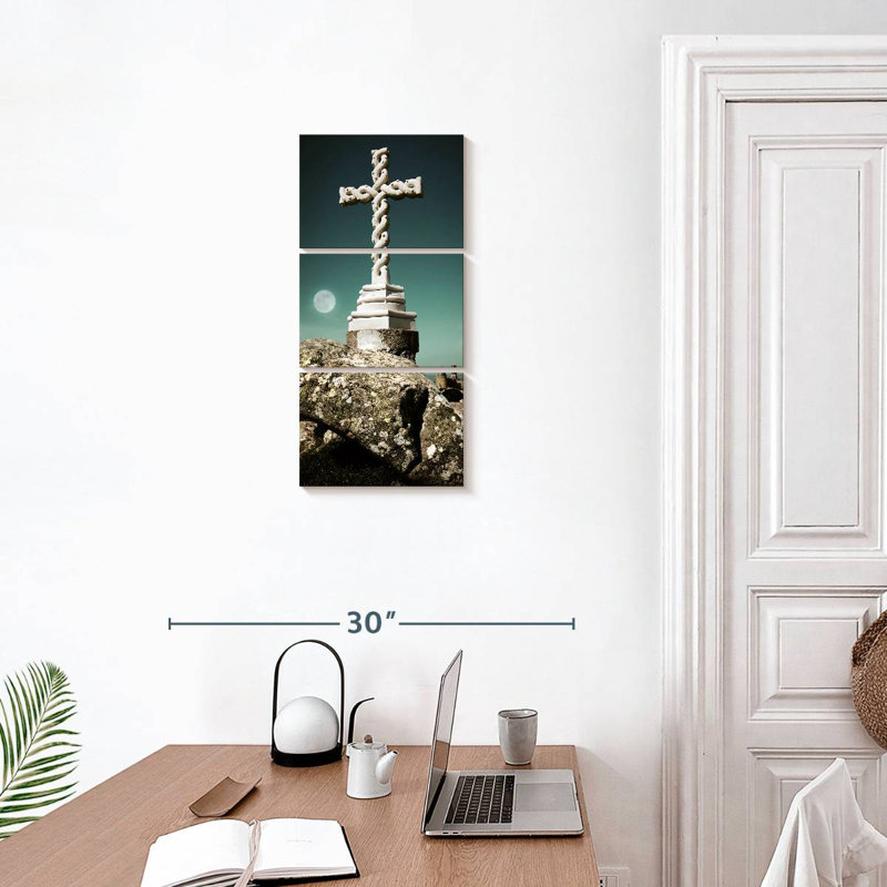Croix du Christ, H 27 po x l 12 po