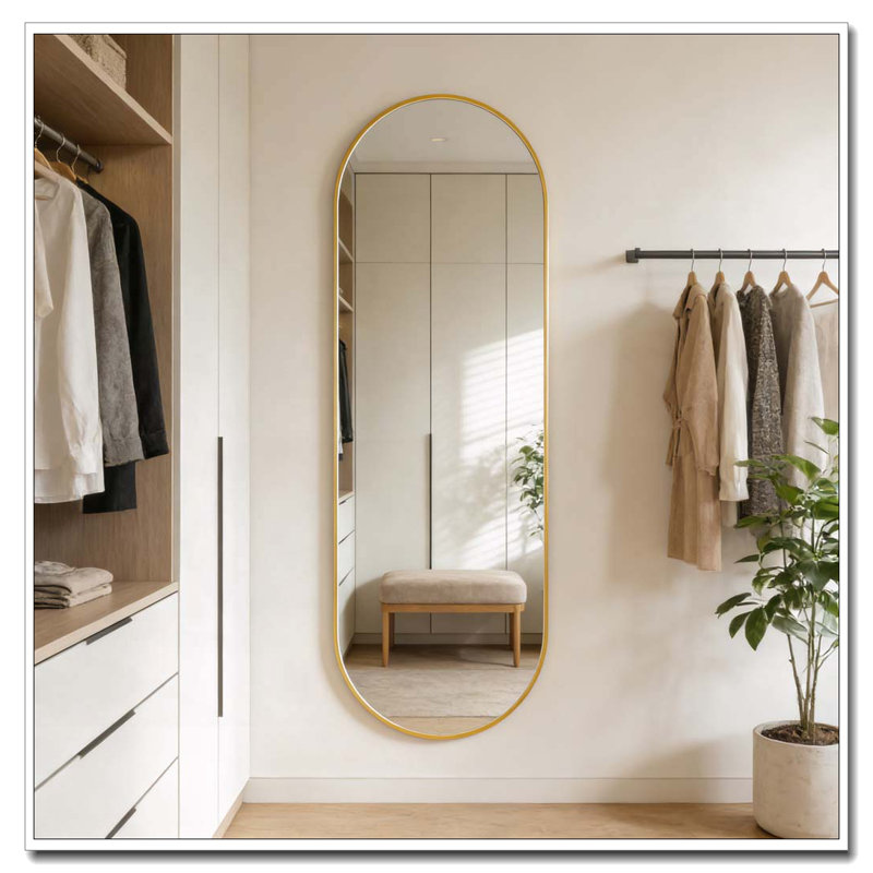 Miroir ovale 63 po x 20 po, Doré