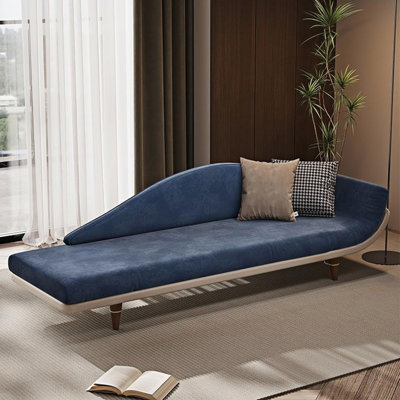 Chaise longue simple, élégante, décontractée, simple et moderne